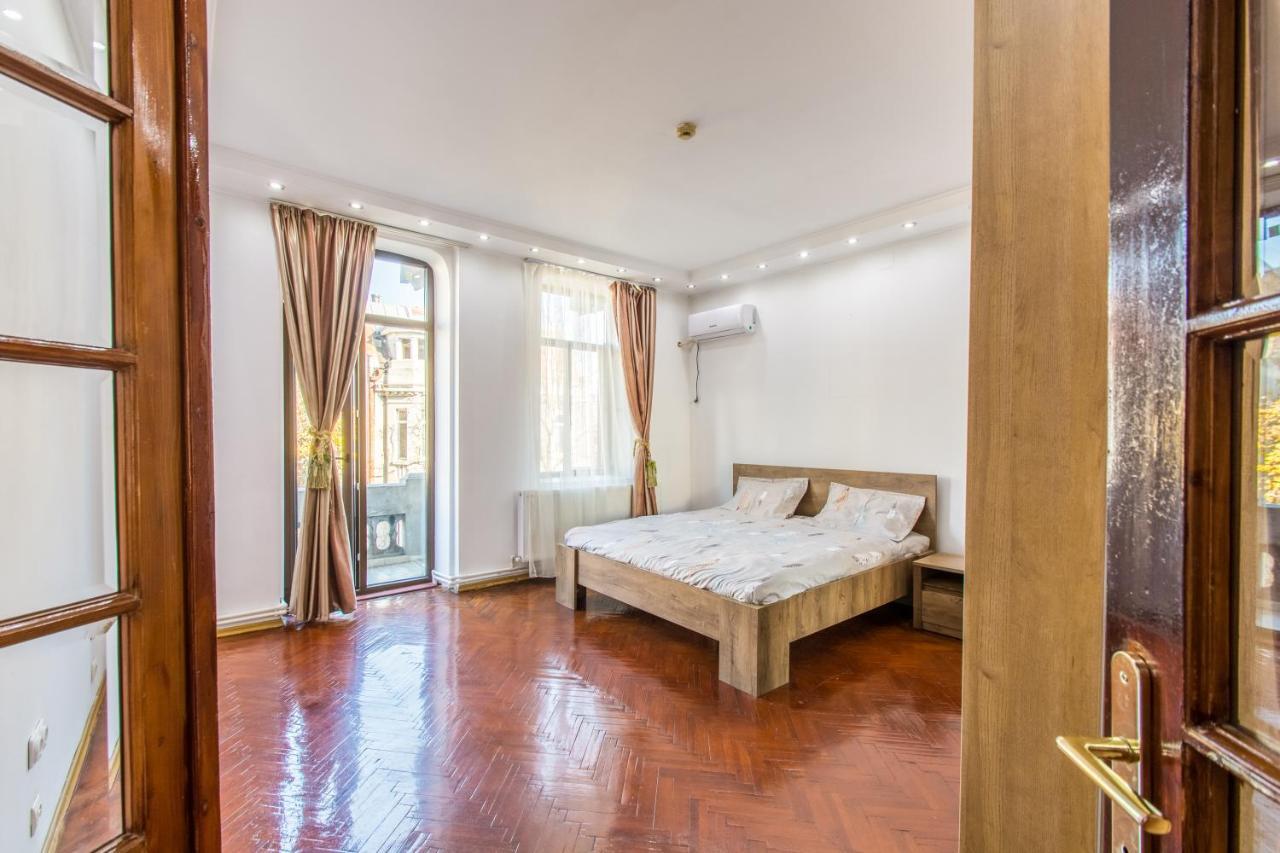 Apartment Faryna *